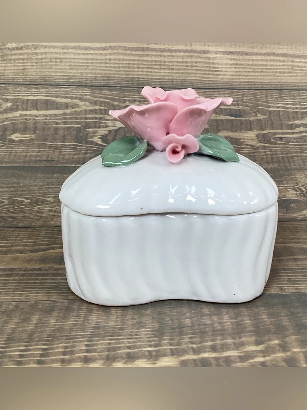 Ceramic Porcelain Heart Shaped Trinket Box With Rose Flower 3.25